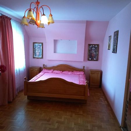 Будинок В Центрі Lutsʼk Esterno foto