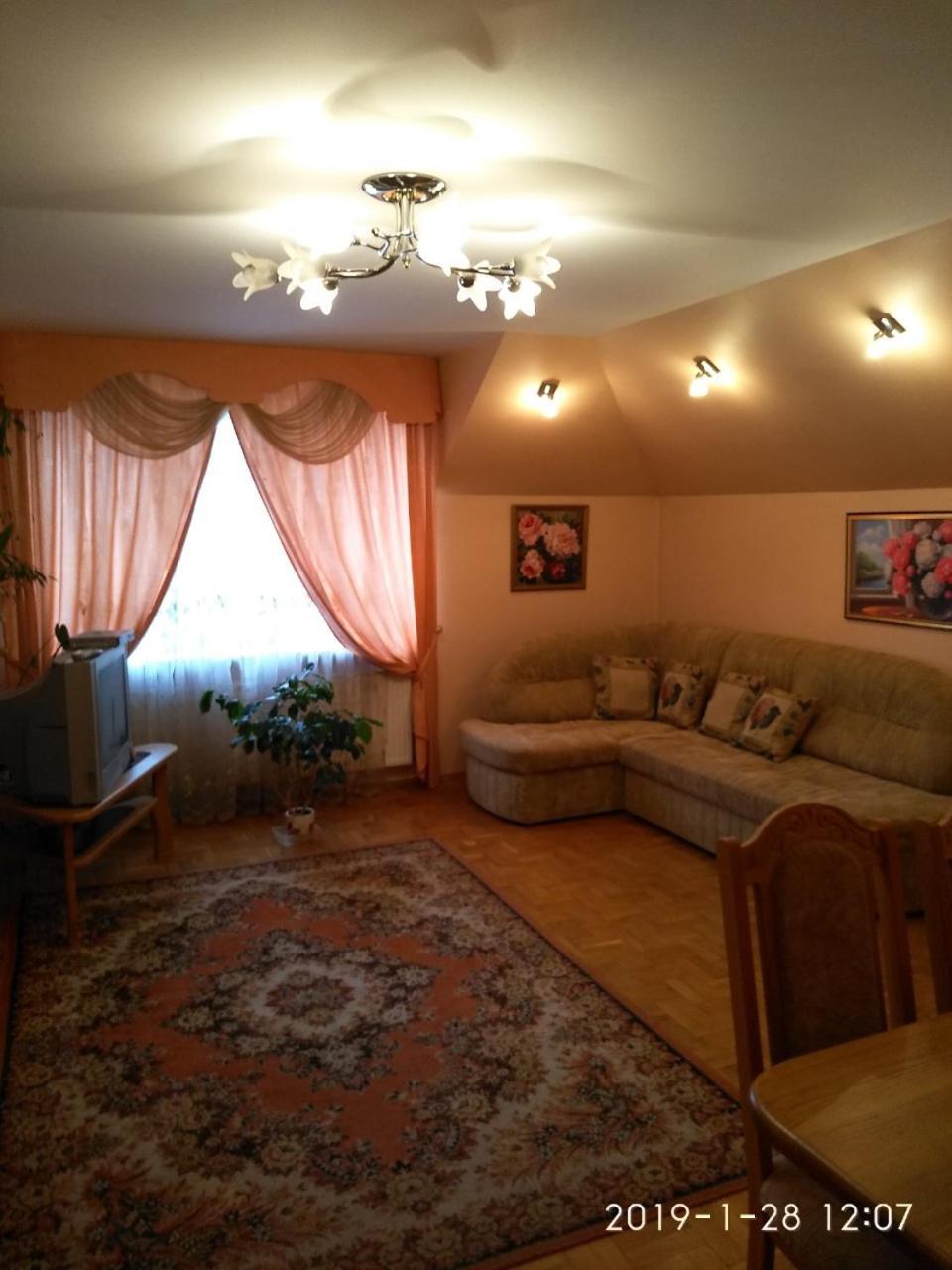 Будинок В Центрі Lutsʼk Esterno foto